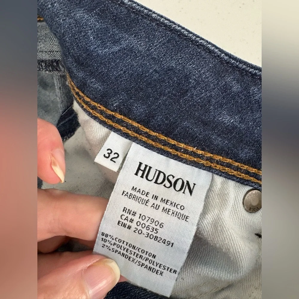 HUDSON Collin Flap Pocket Skinny Jean Size 32 Distressed EUC 612‎